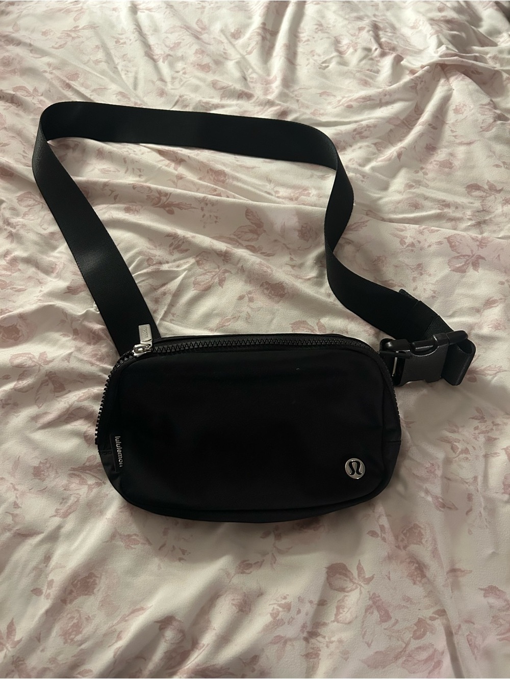 lululemon everywhere belt bag 1L